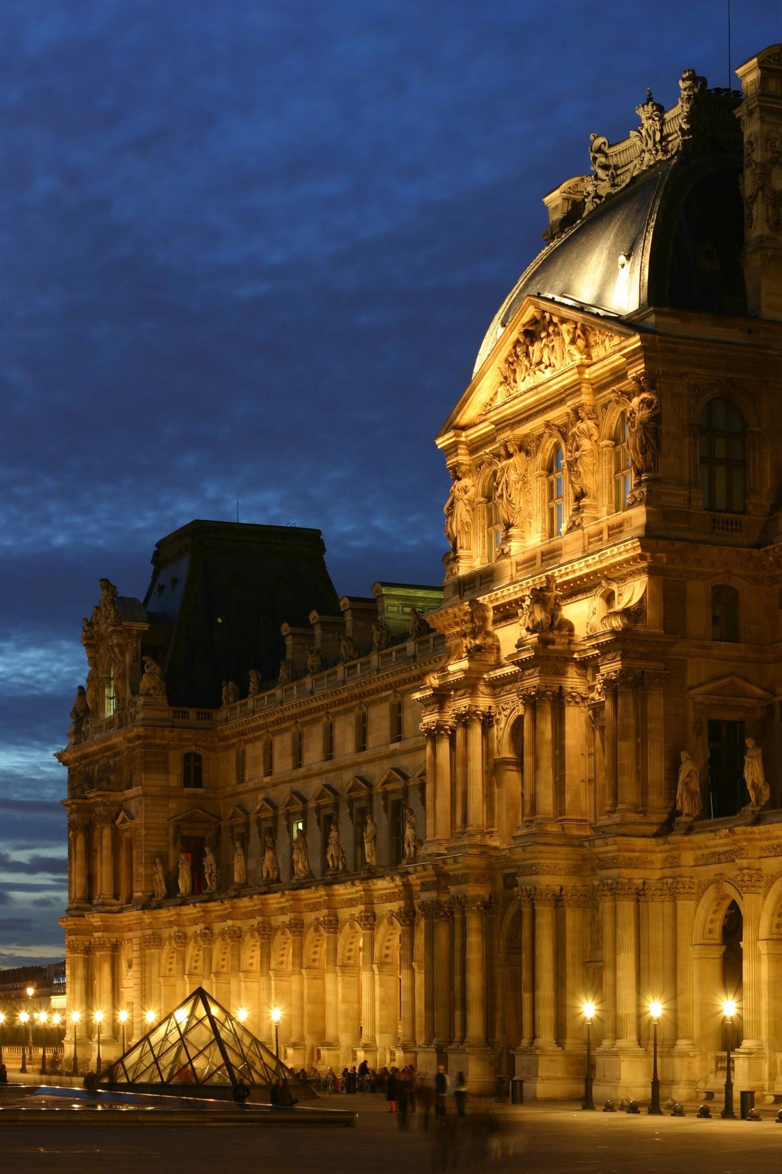 louvre museum tuesday